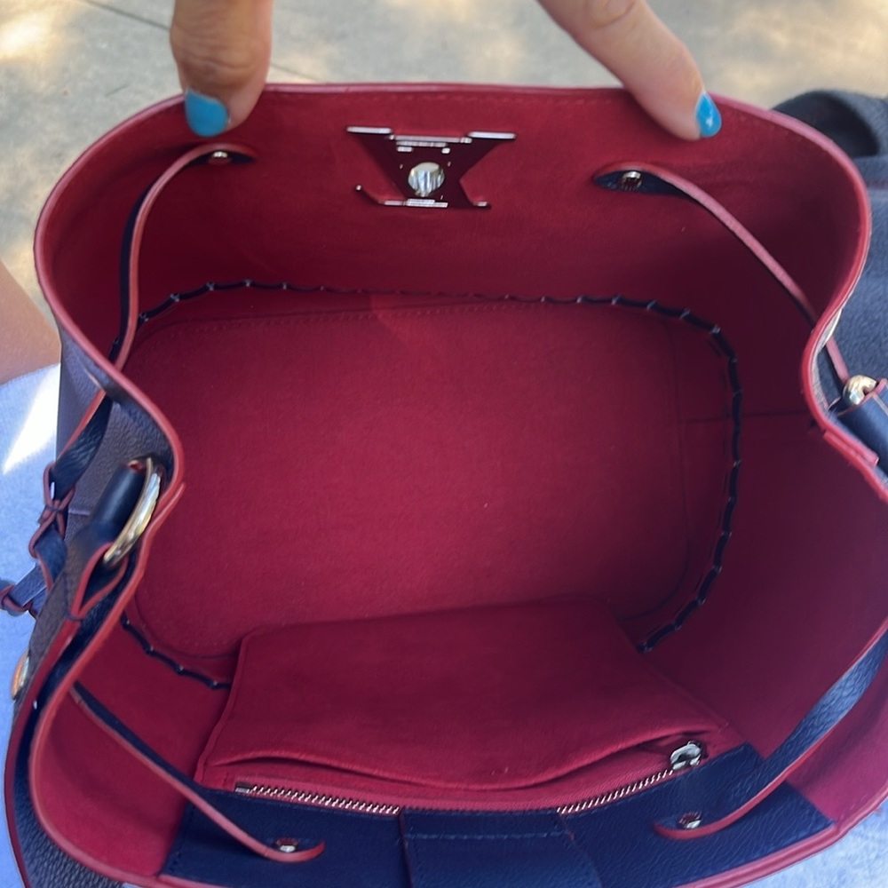 Louis Vuitton Lockme Braided Bucket Bag - Picture 13 of 17